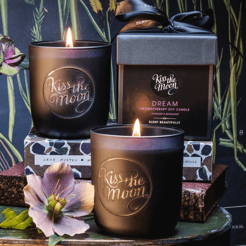 DREAM AROMATHERAPY SOY CANDLE | Soothe souls with Lavender & Bergamot Kiss the Moon