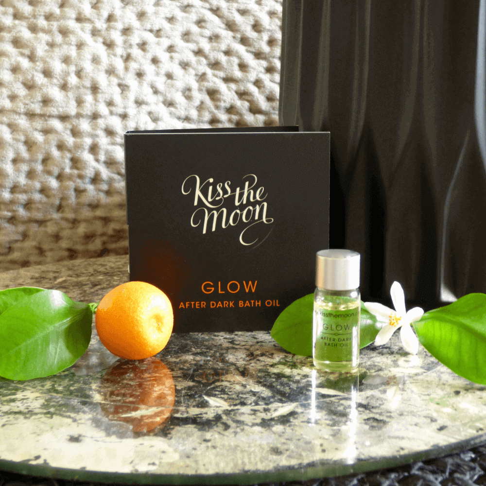 GLOW BATH & SHOWER OIL SAMPLE Sample our sleepinducing essential oi