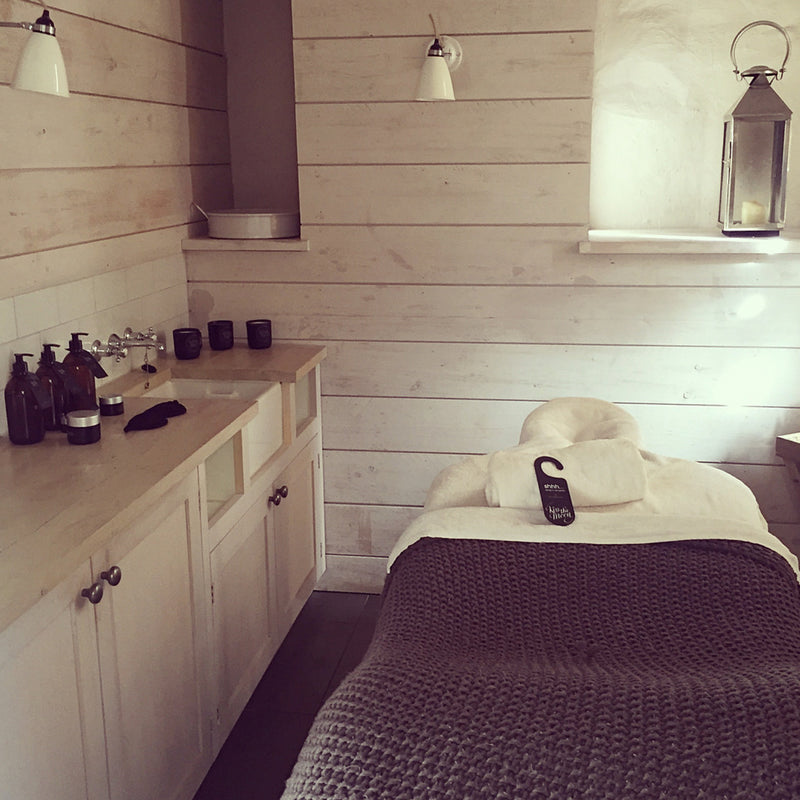 STELLA REVIEW: KISS THE MOON SPA TREATMENTS