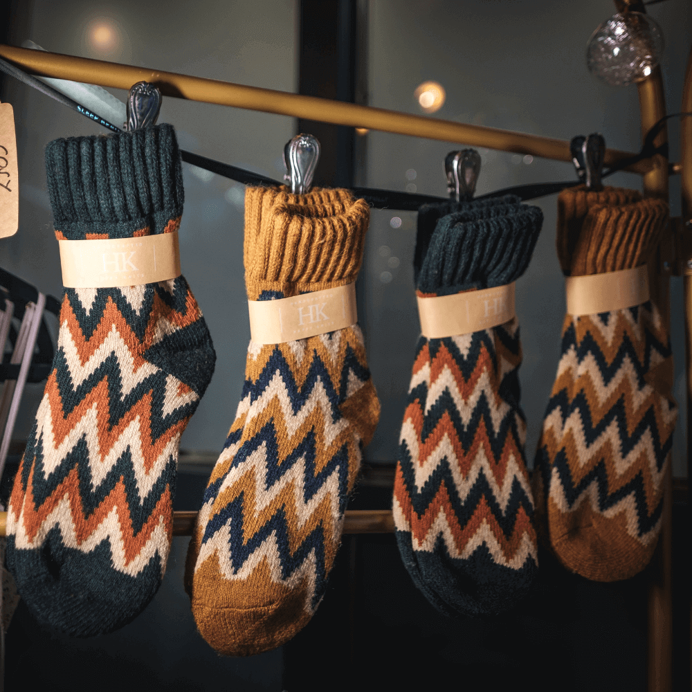 COSY VINTAGE SOCKS | Knitted Wool Zigzag Socks in Green